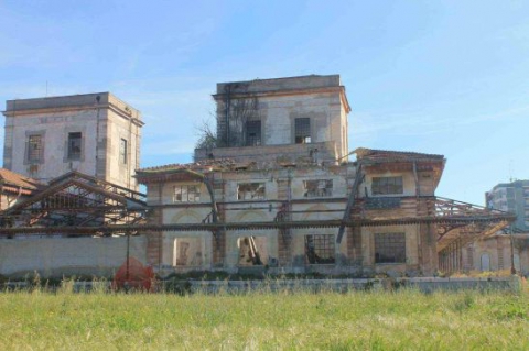 Le ex fabbriche di Barletta: giganti simbolo di una citt� che non c'� pi�